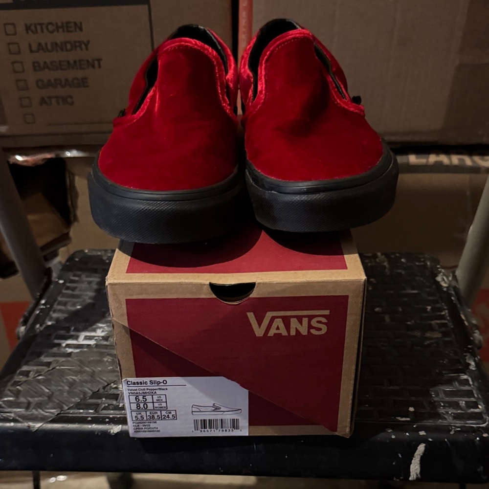 Vans Classic Red Velvet Slip-On Sneakers (Unisex) Halloween